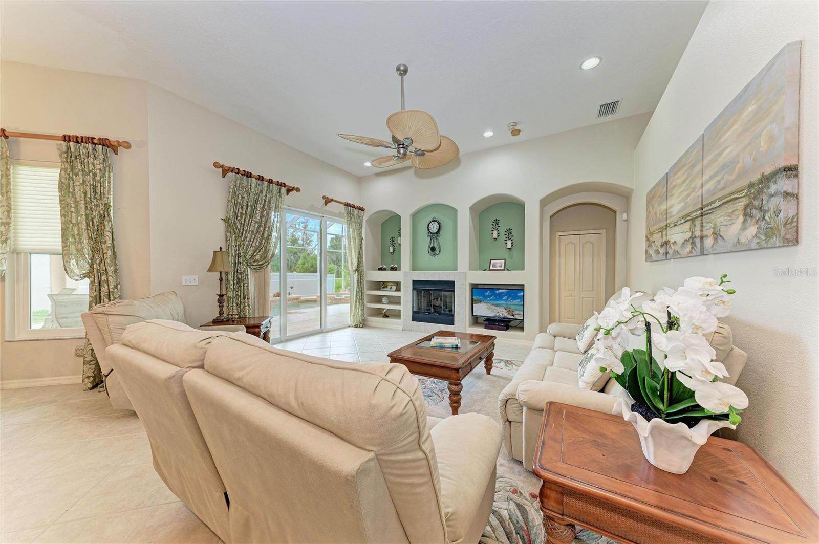 CARLYLE AT VILLAGES OF PALM-AIRE - Residential