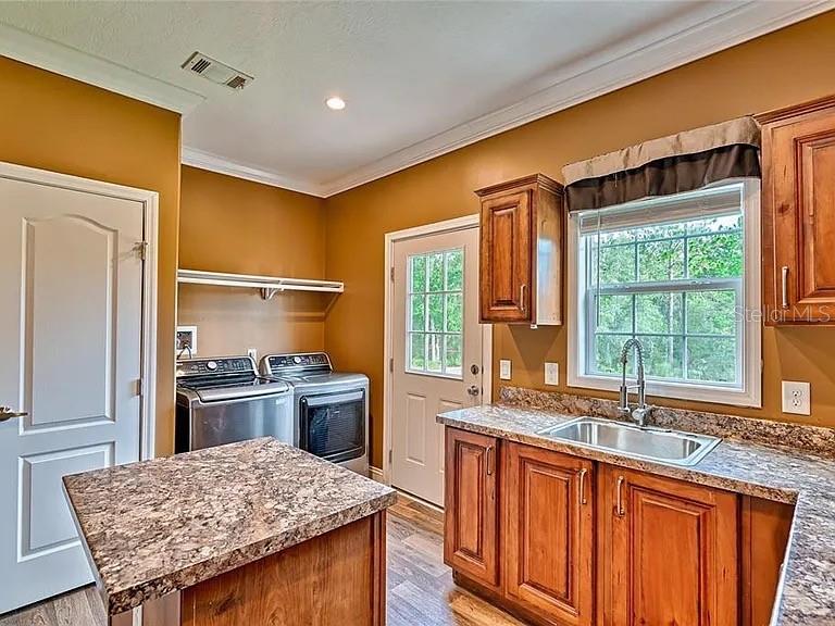 UNIVERSITY ESTATES - Residential