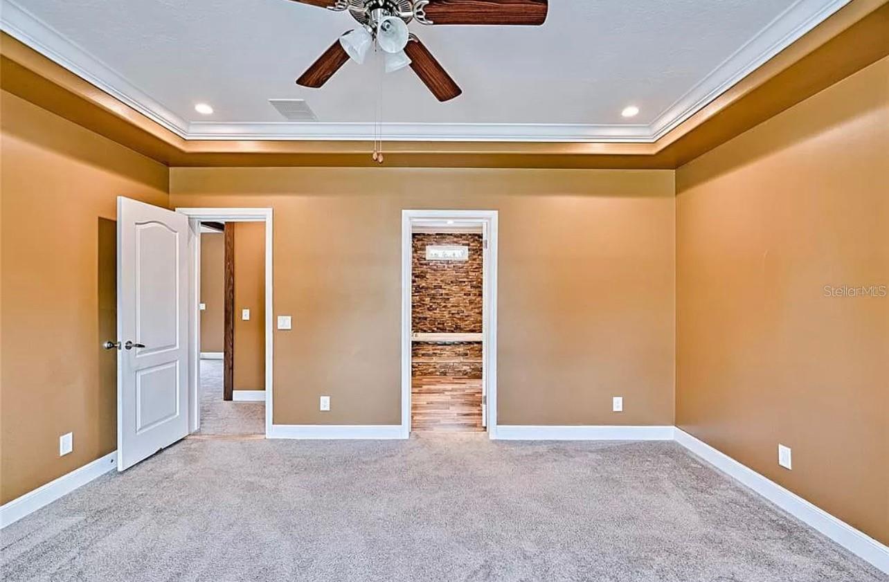 UNIVERSITY ESTATES - Residential