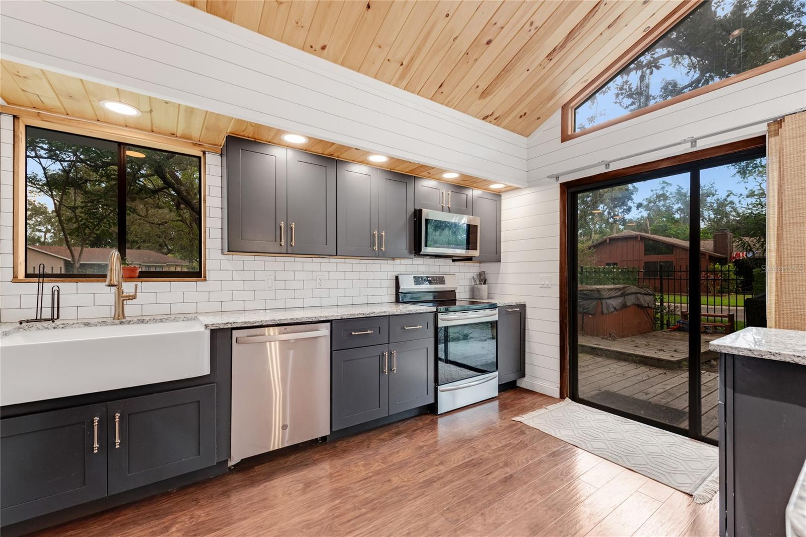 28 BAYMEADOW COURT