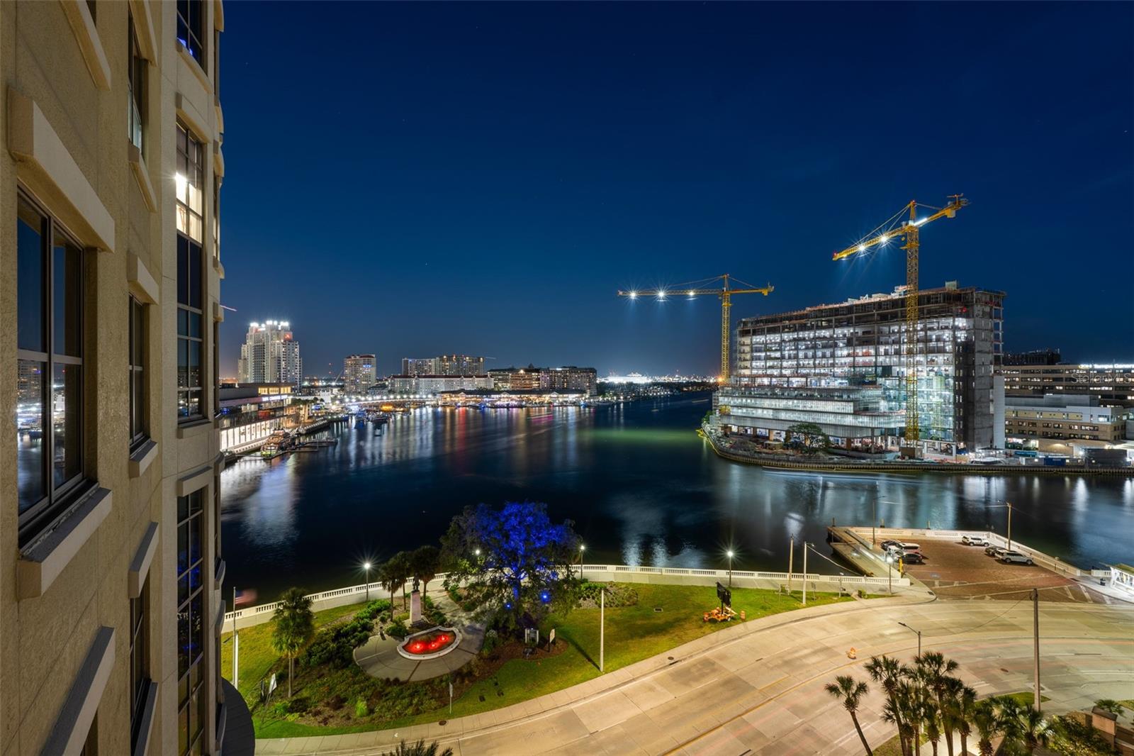 THE PARKSIDE OF ONE BAYSHORE - Residential