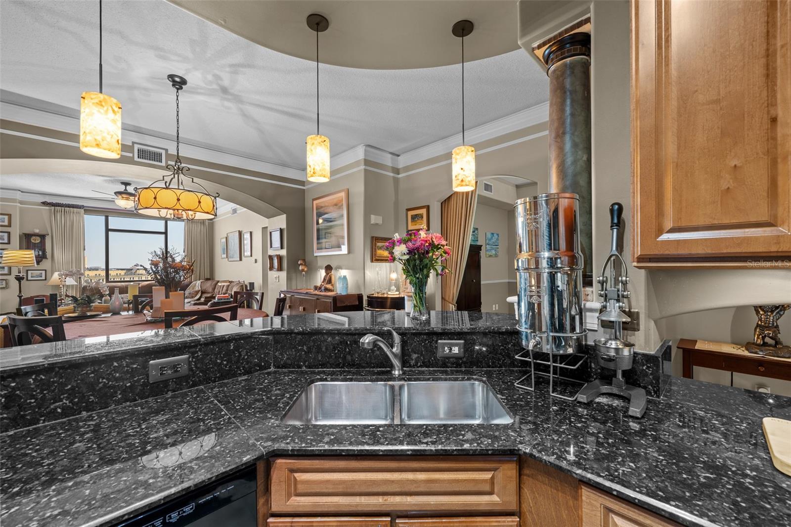 THE PARKSIDE OF ONE BAYSHORE - Residential
