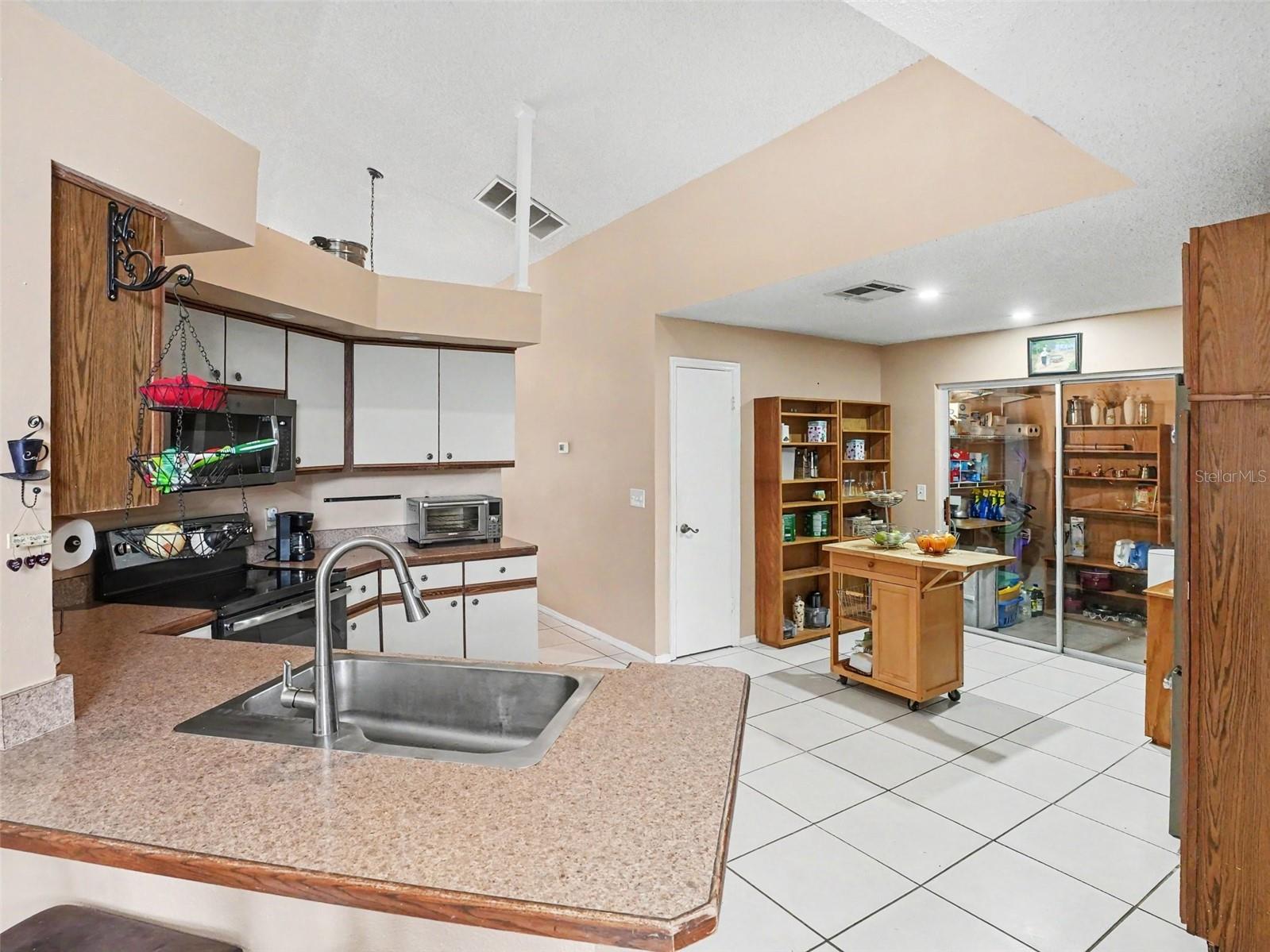 BVL UNIT 10 2ND ADD - Residential