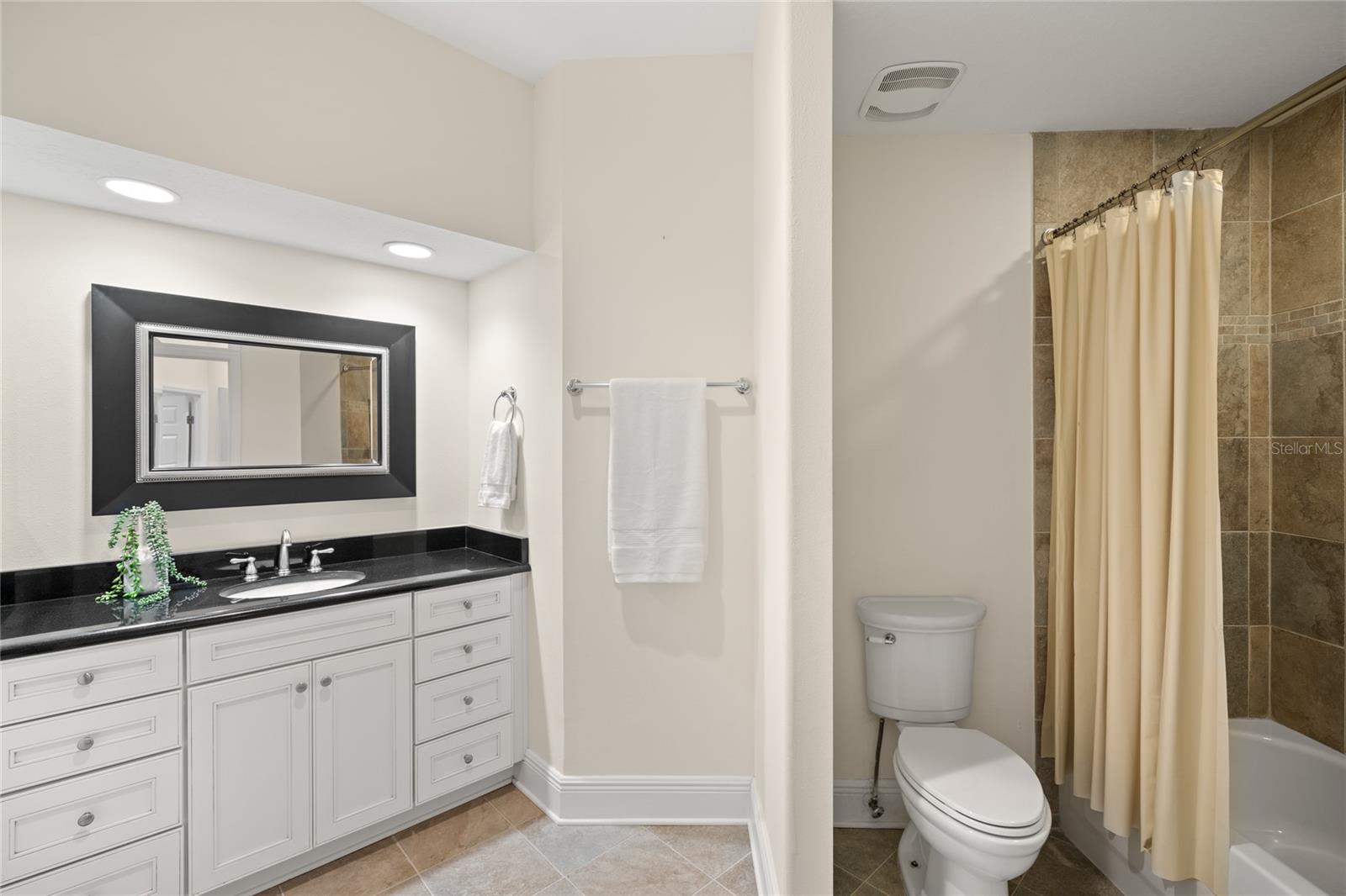 SUNSET PARK ISLES UNIT 3 - Residential