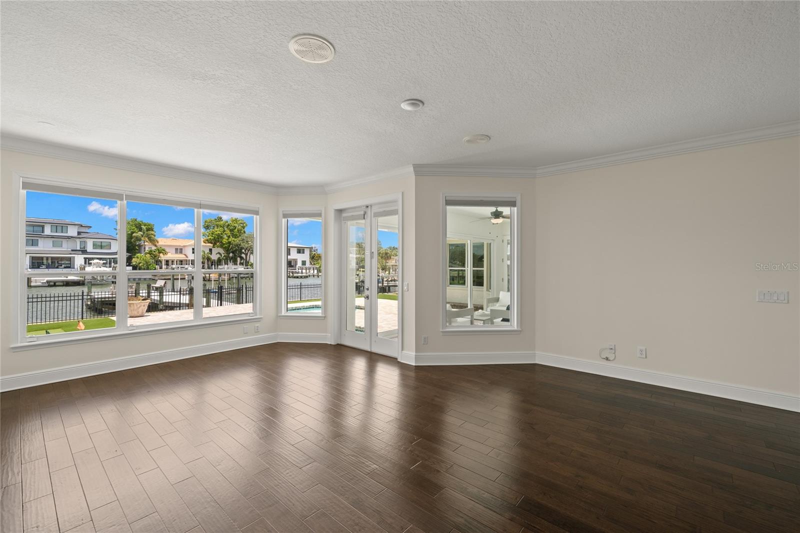 SUNSET PARK ISLES UNIT 3 - Residential