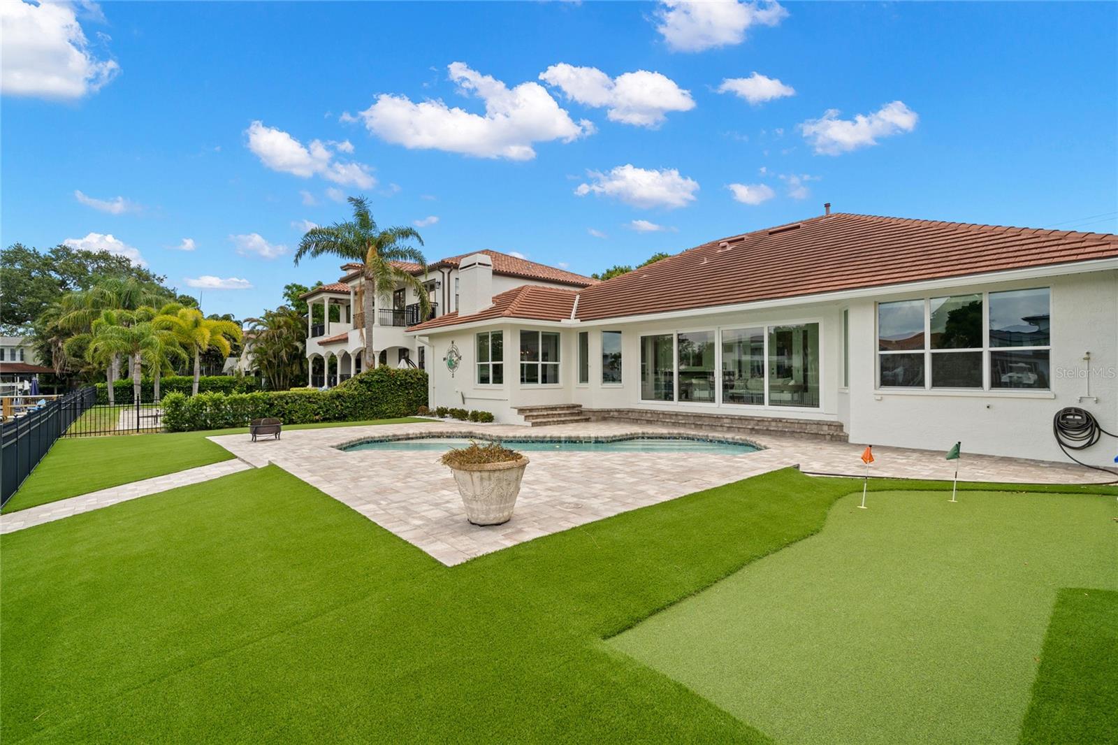 SUNSET PARK ISLES UNIT 3 - Residential