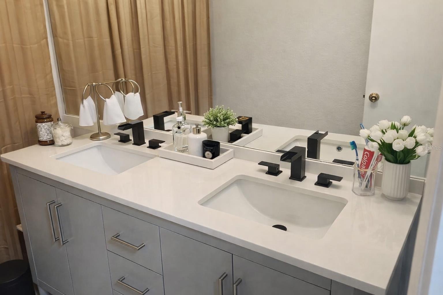 VAN SANT SUB - Residential