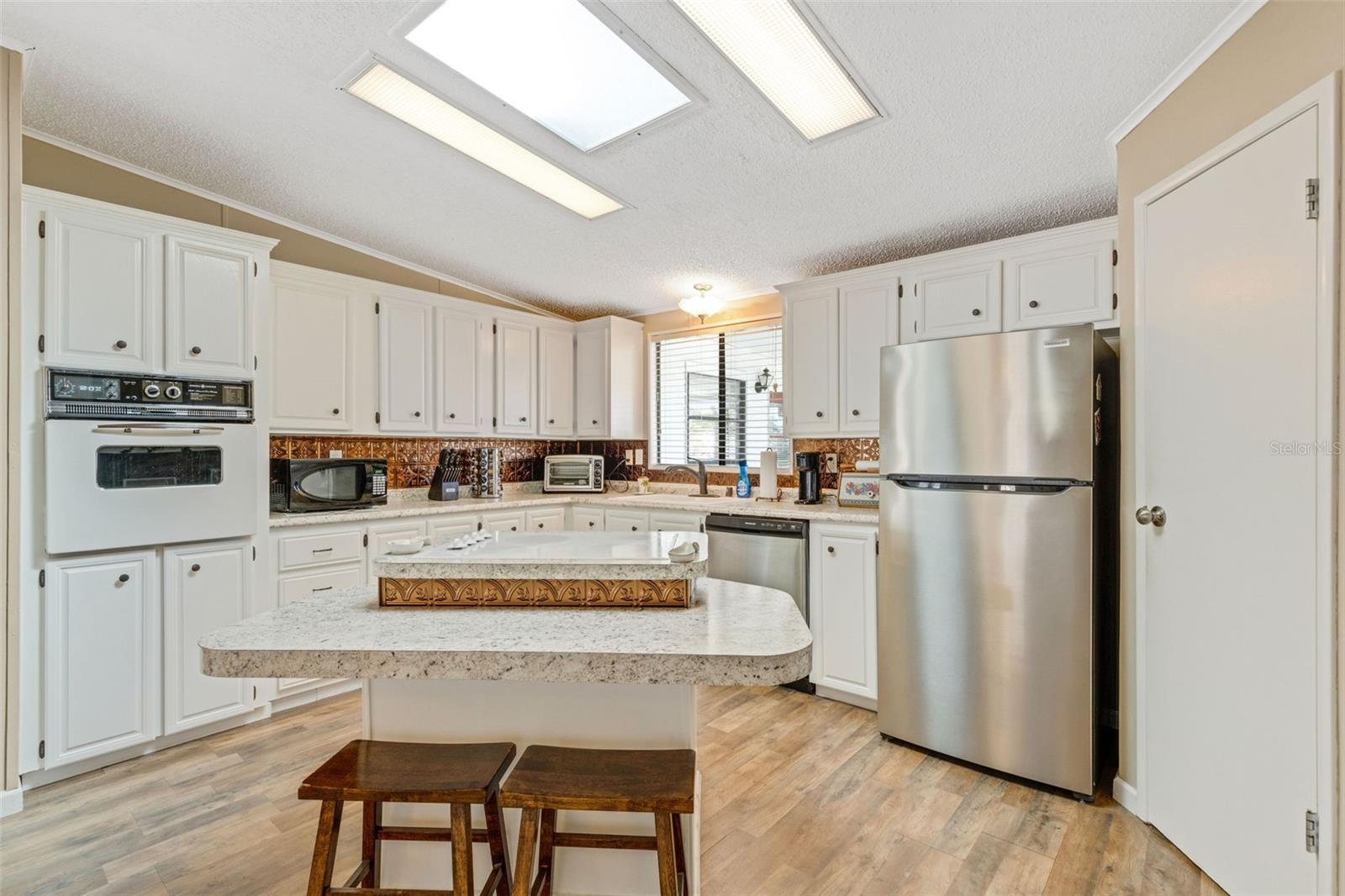 RIDGEWOOD OAKS PH II & III - Residential