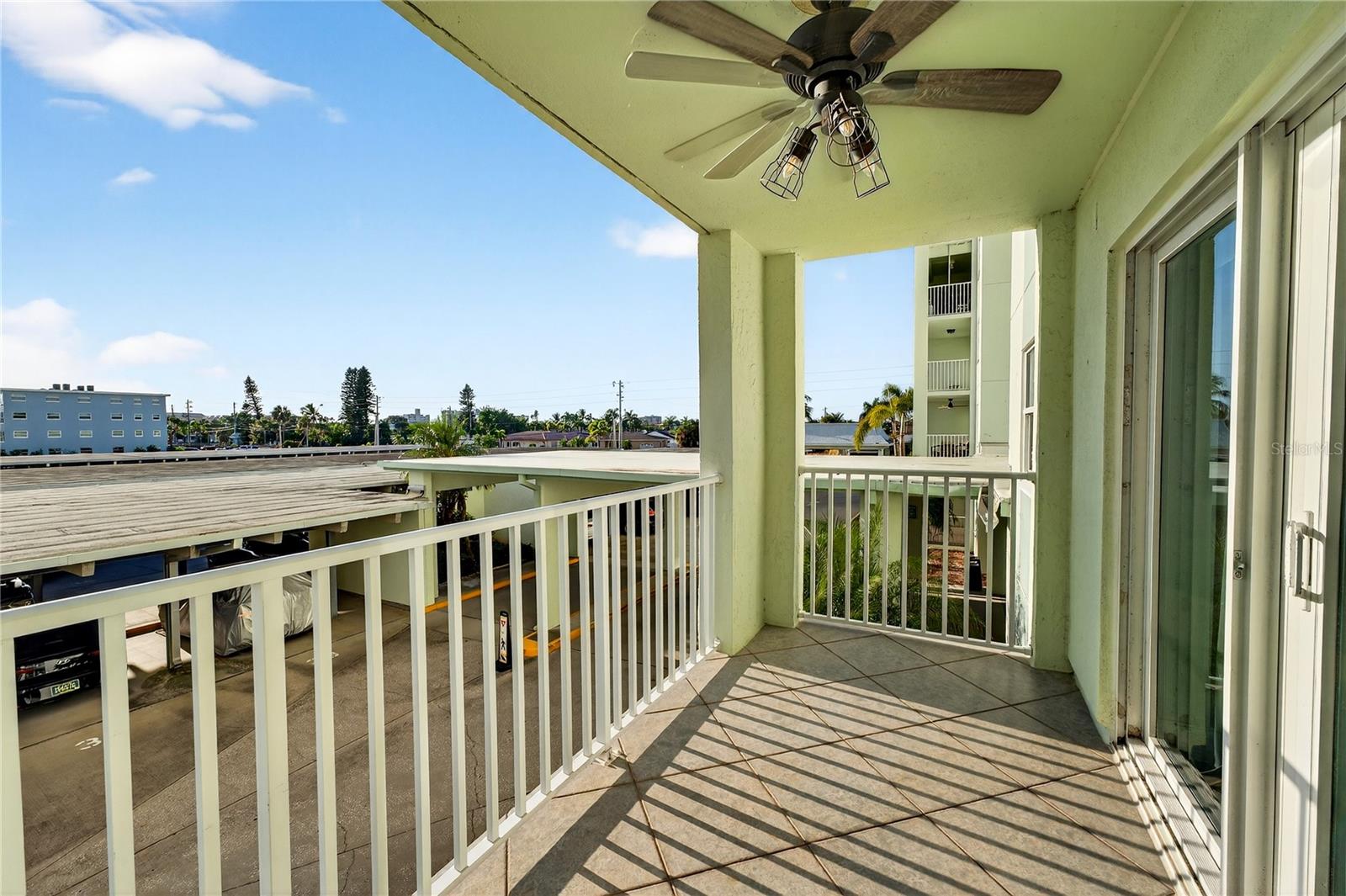 THREE PALMS POINTE CONDO - Residential