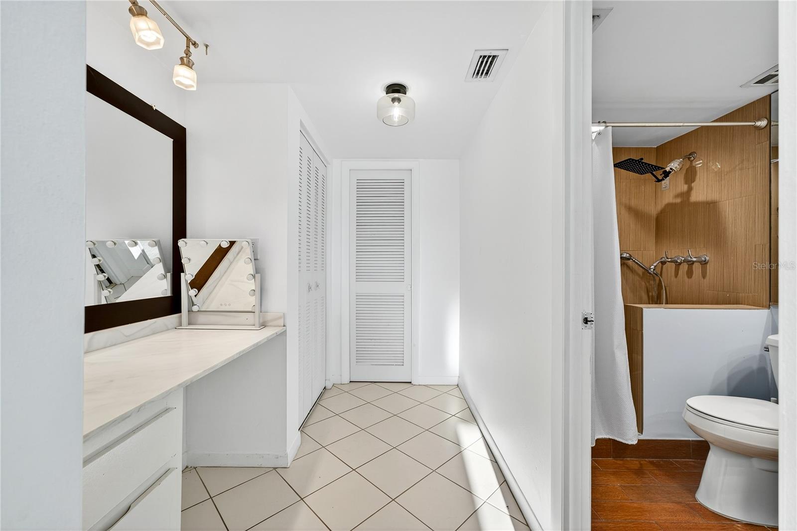 THREE PALMS POINTE CONDO - Residential