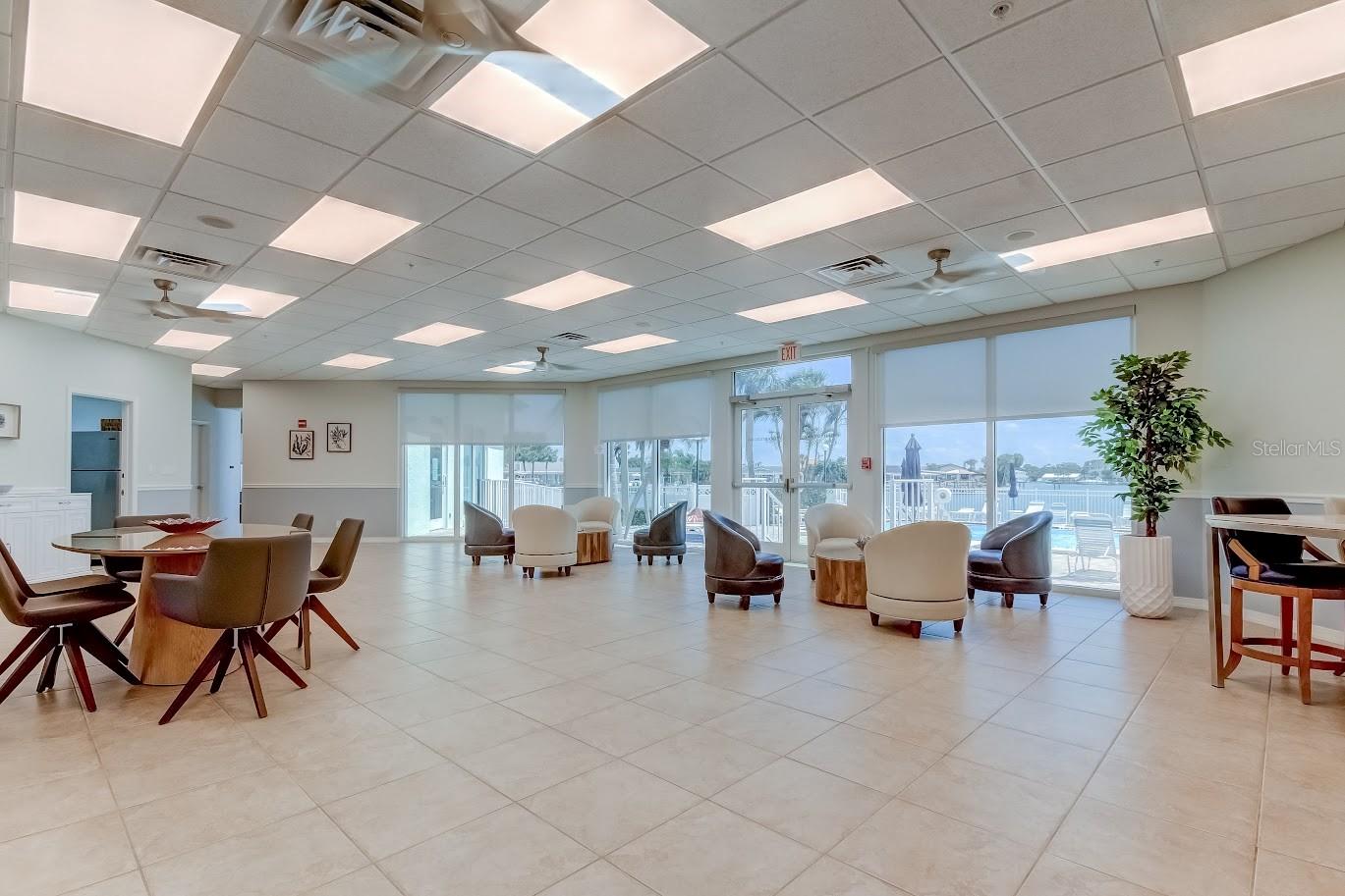 THREE PALMS POINTE CONDO - Residential