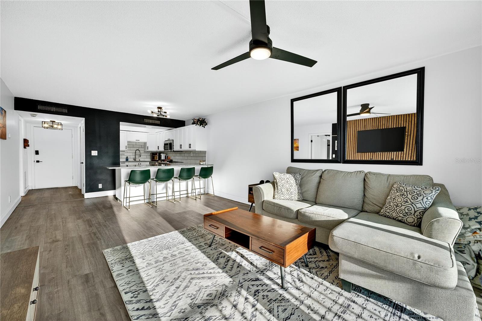 THREE PALMS POINTE CONDO - Residential