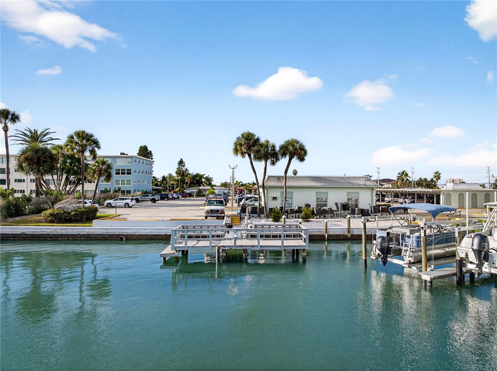 THREE PALMS POINTE CONDO - Residential