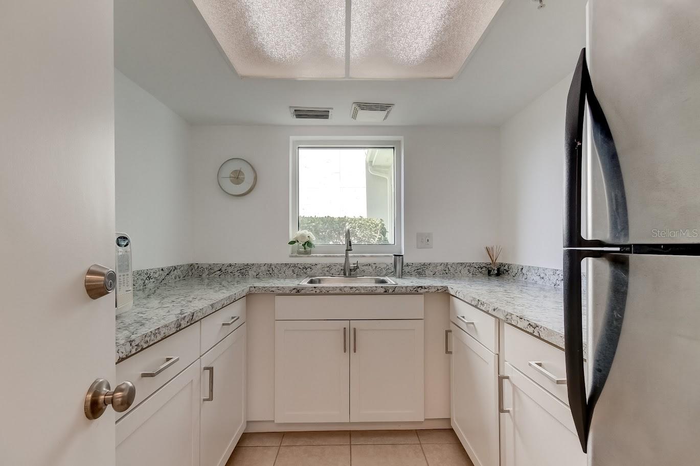 THREE PALMS POINTE CONDO - Residential