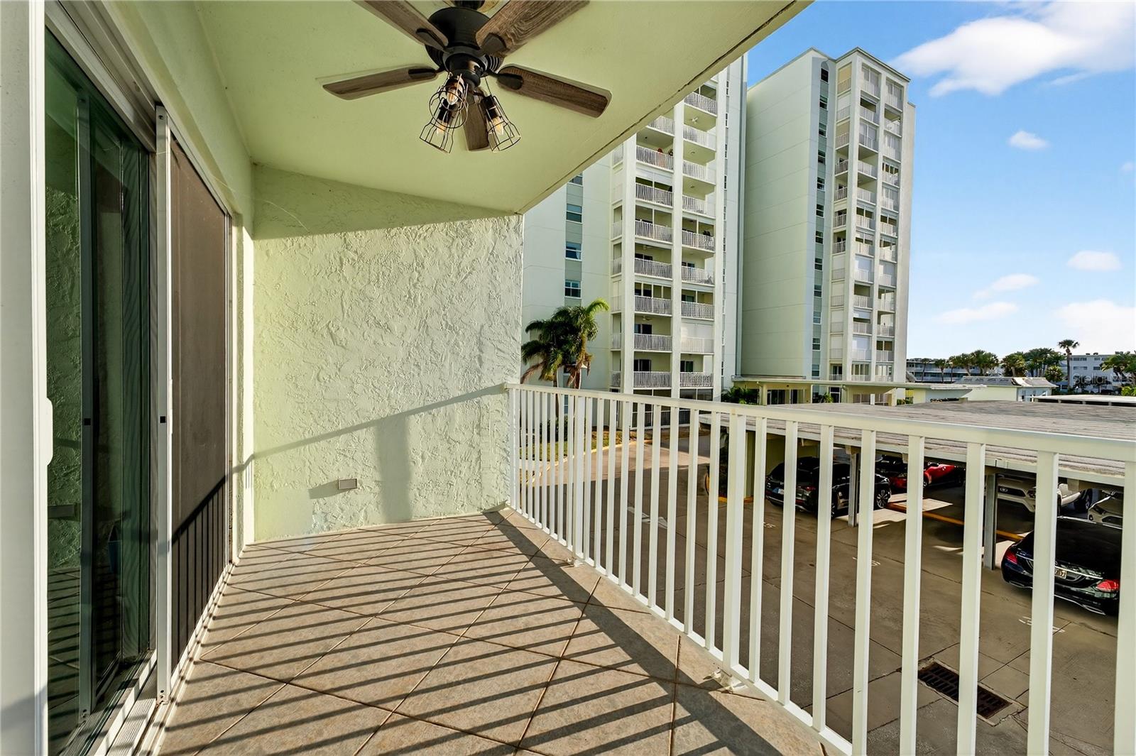THREE PALMS POINTE CONDO - Residential