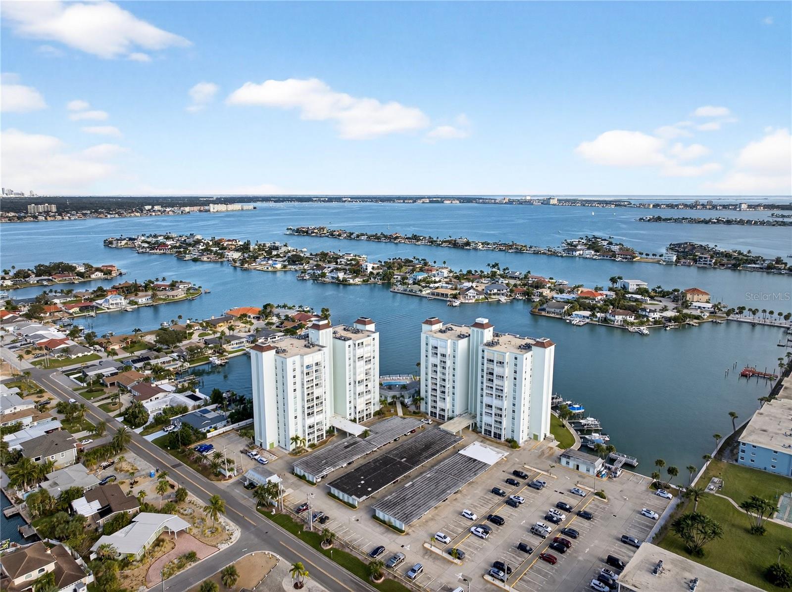 THREE PALMS POINTE CONDO - Residential