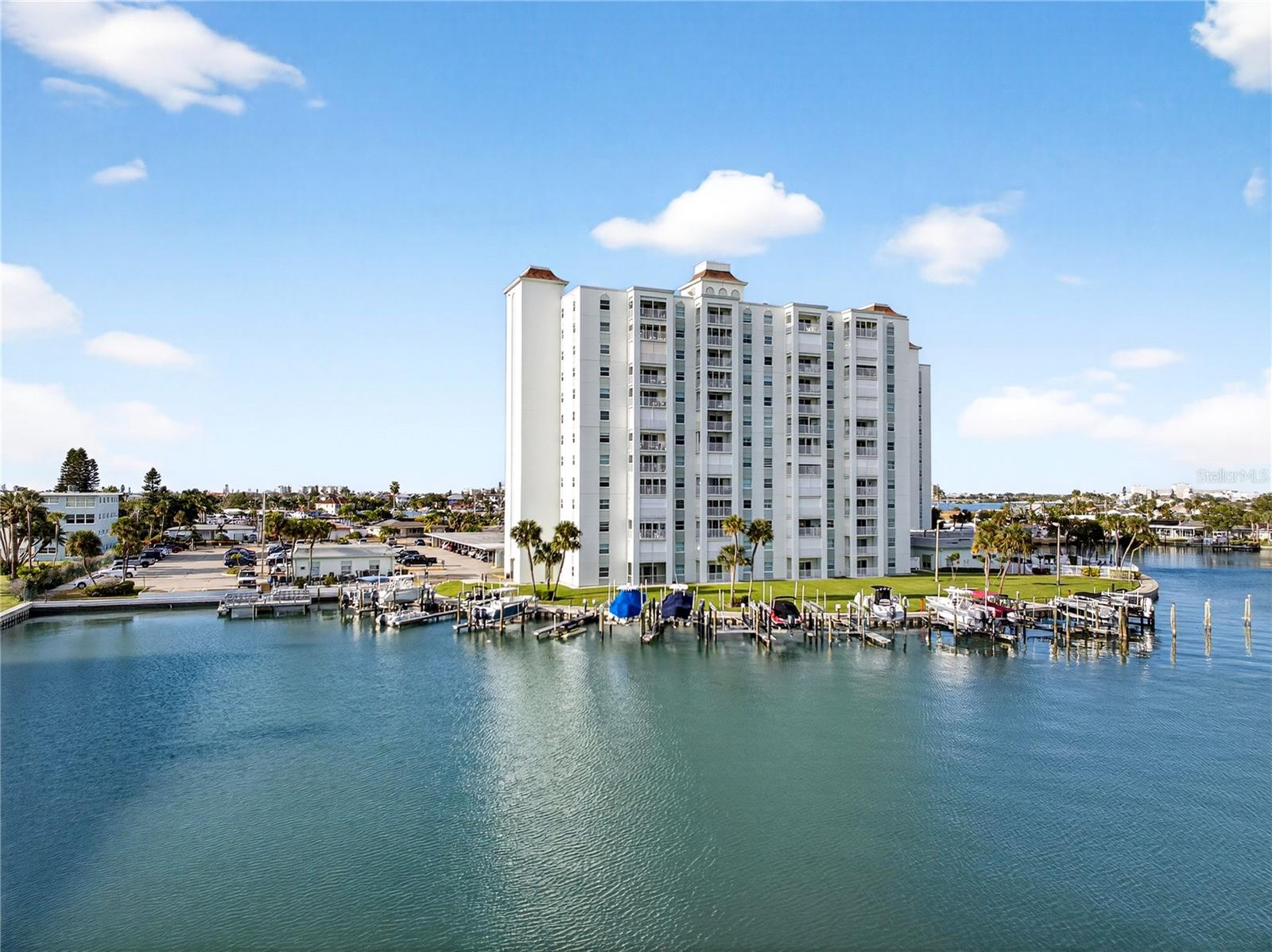 THREE PALMS POINTE CONDO - Residential