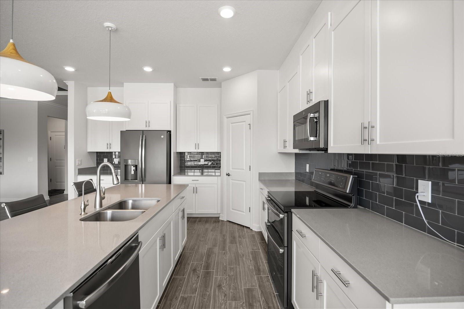 STOREY LAKE TR K - Residential