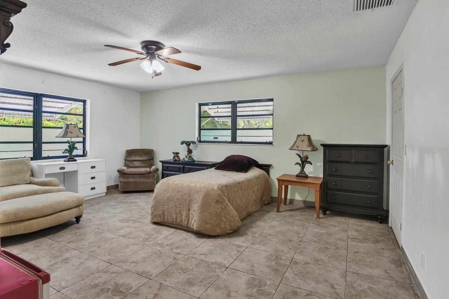 16476 107TH DRIVE N