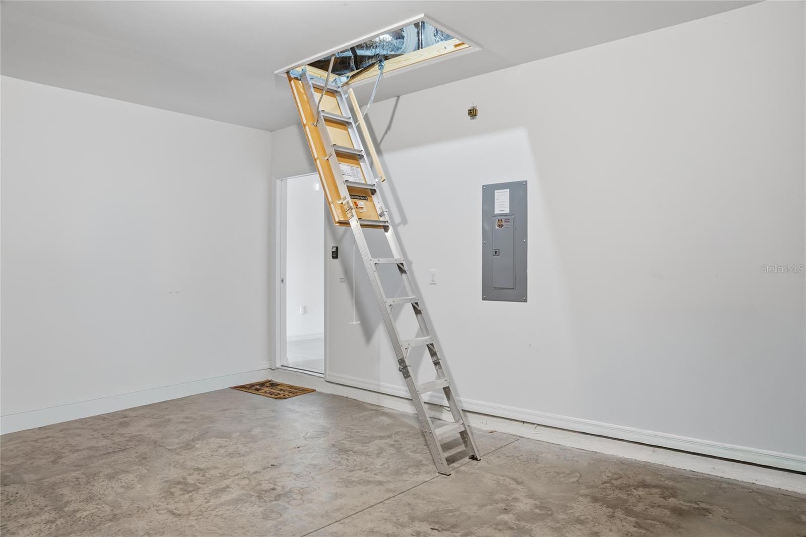 RIVIERA BELLA UN 9C - Residential