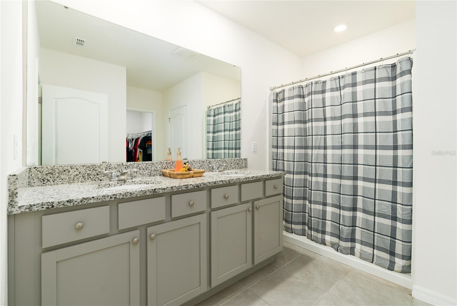 RIVIERA BELLA UN 9C - Residential