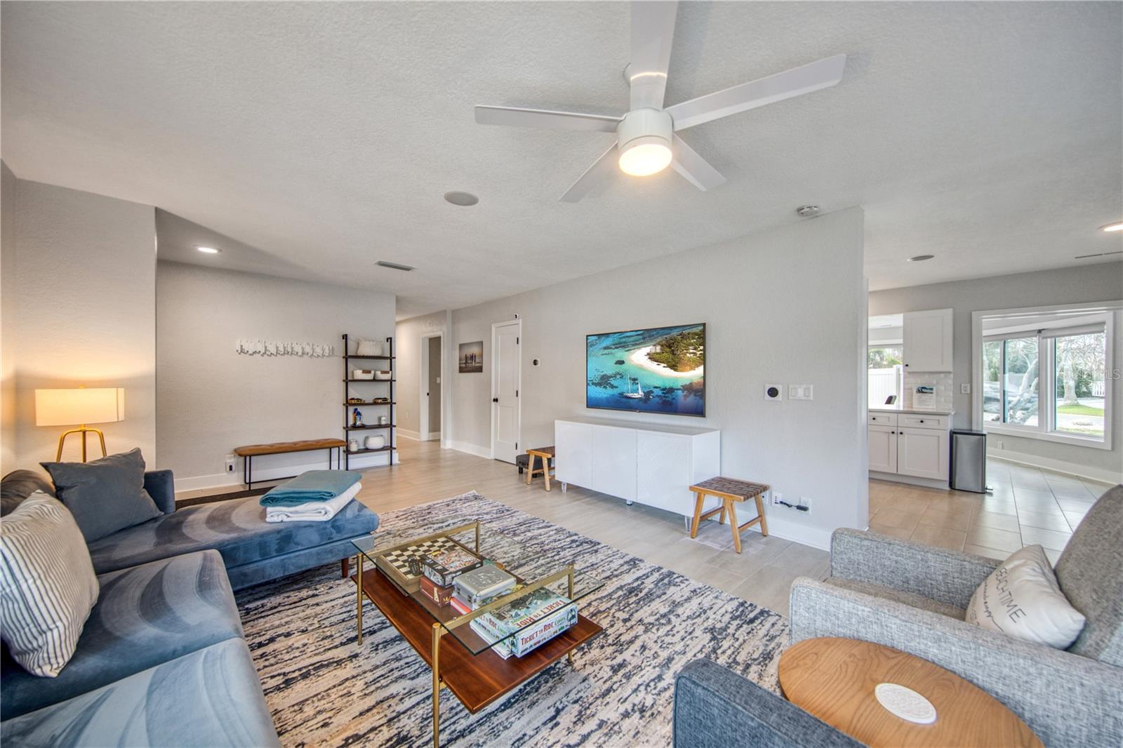 1018 BAY ESPLANADE