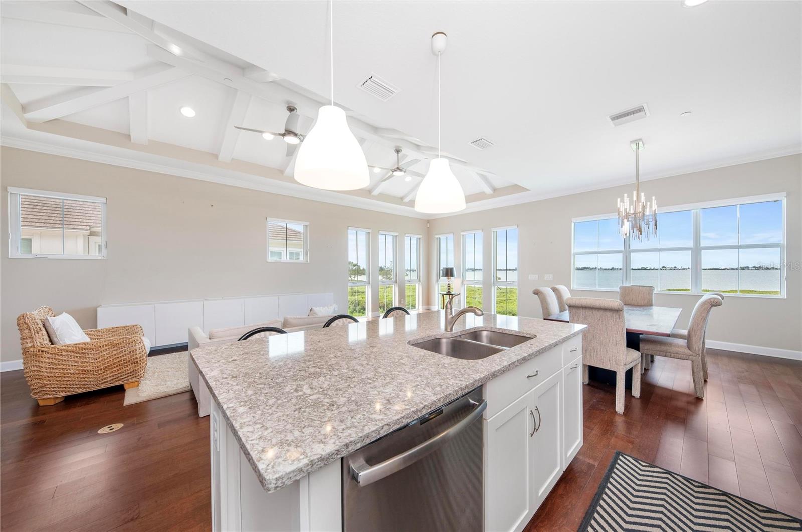 HARBOUR ISLE - EDGEWATER WALK - Residential