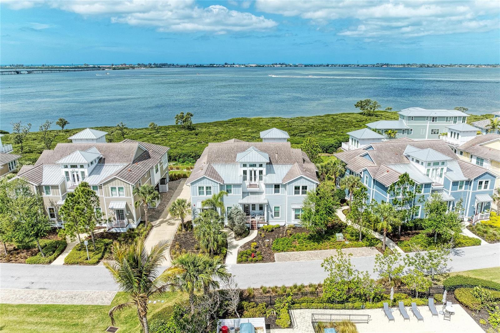 HARBOUR ISLE - EDGEWATER WALK - Residential