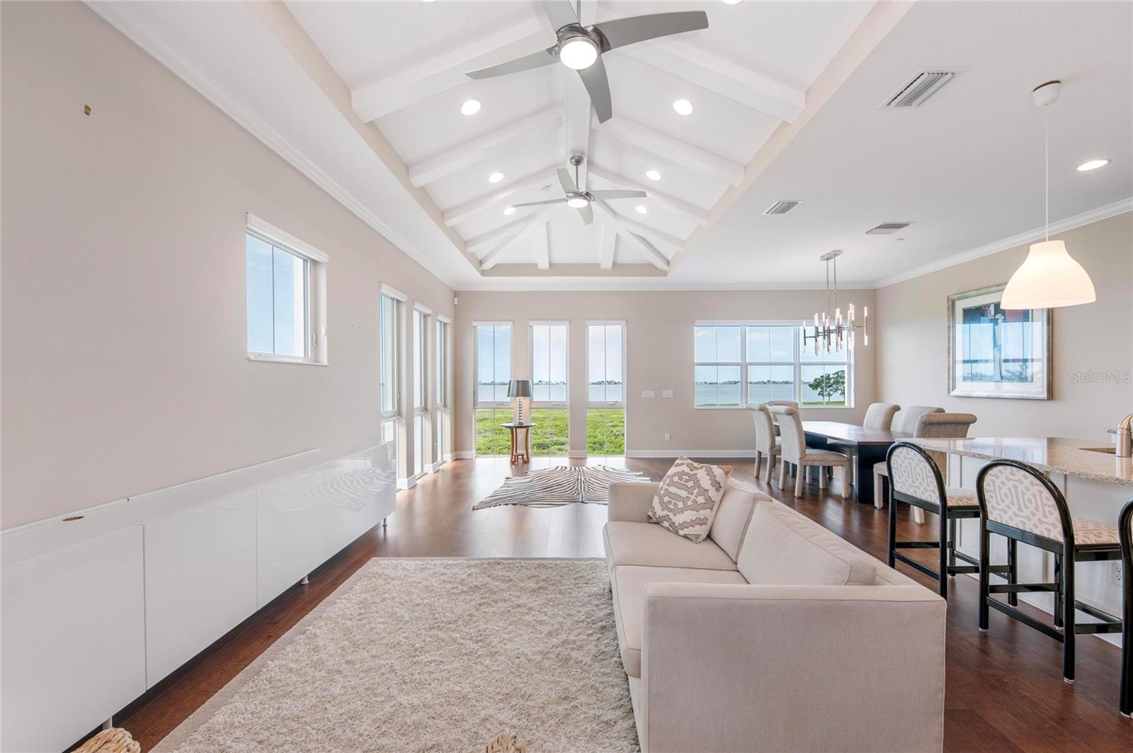 HARBOUR ISLE - EDGEWATER WALK - Residential