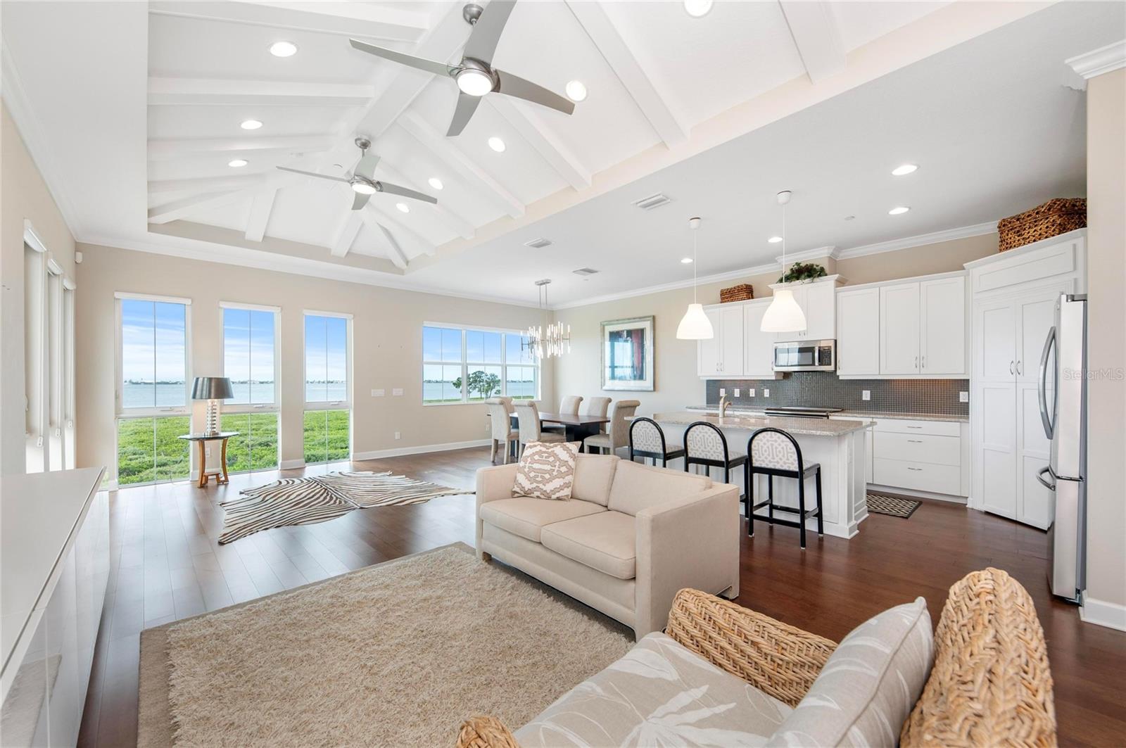 HARBOUR ISLE - EDGEWATER WALK - Residential