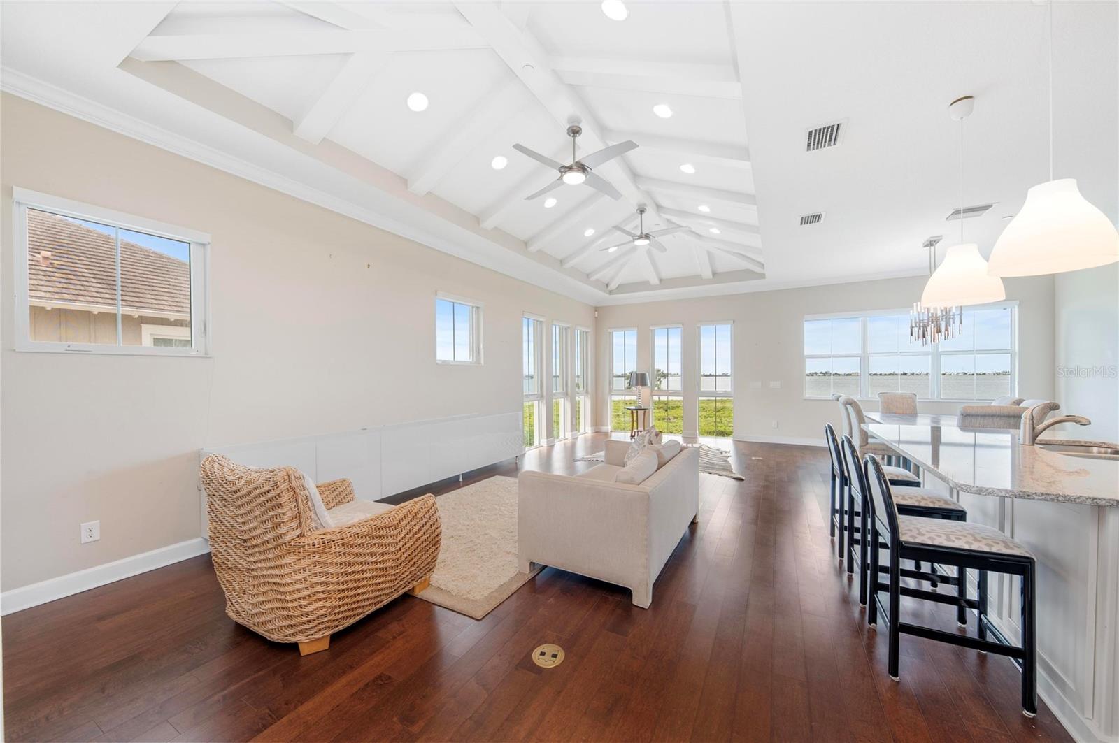 HARBOUR ISLE - EDGEWATER WALK - Residential