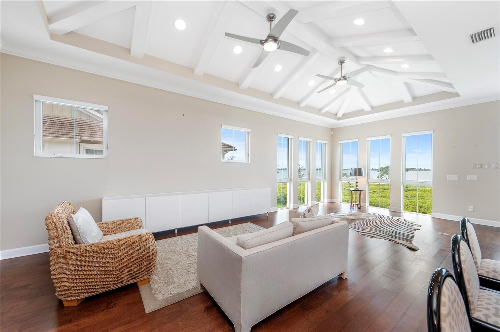 HARBOUR ISLE - EDGEWATER WALK - Residential