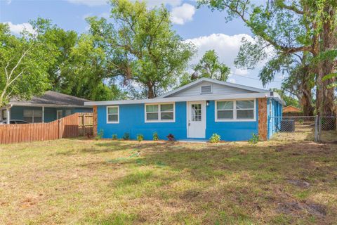 1513 ESCORT AVENUE TAMPA FL 33610