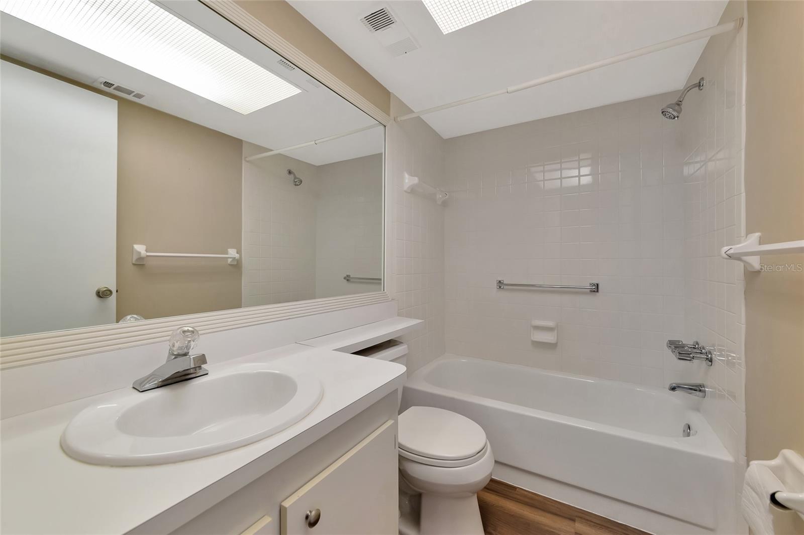 DESOTO SQUARE VILLAS - Residential Lease