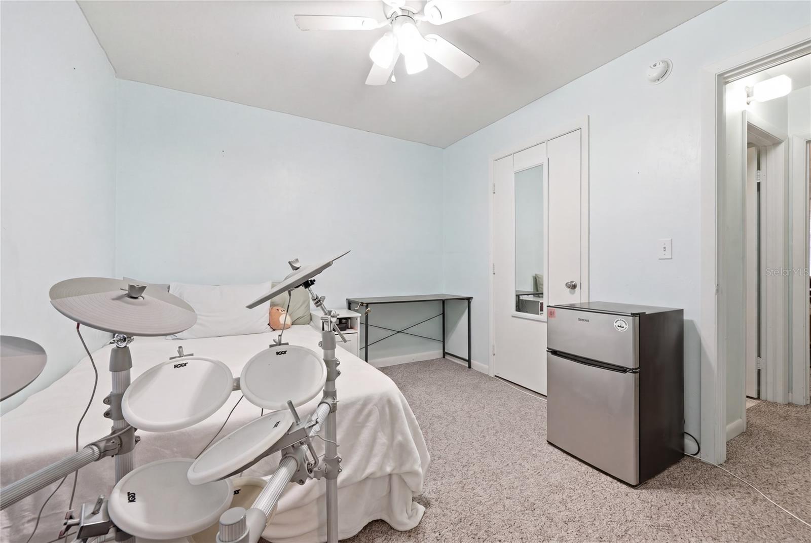 COUNTRYSIDE UNIVERSITY - Residential