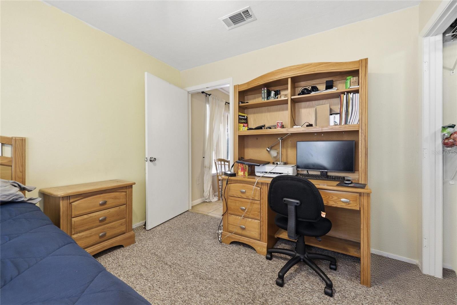 COUNTRYSIDE UNIVERSITY - Residential