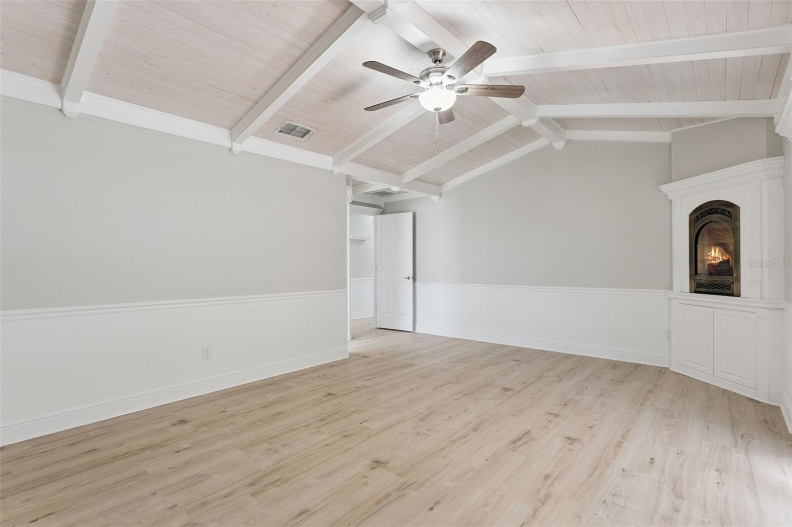 SPRING VALLEY CHASE - Residential