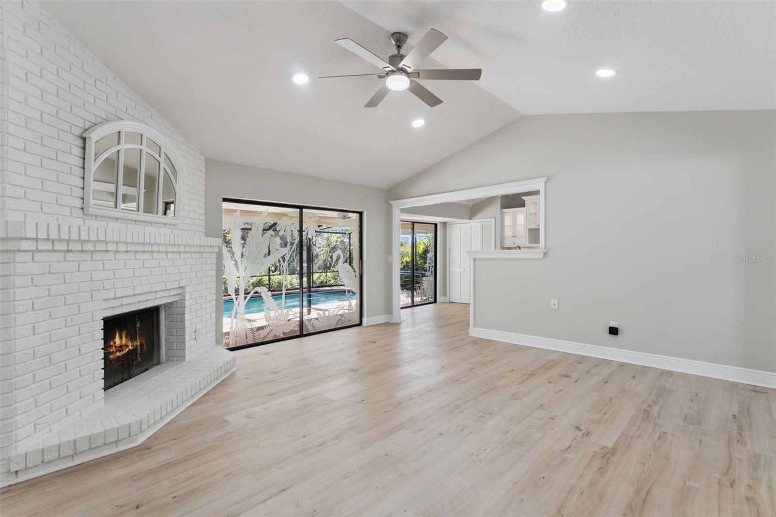 SPRING VALLEY CHASE - Residential