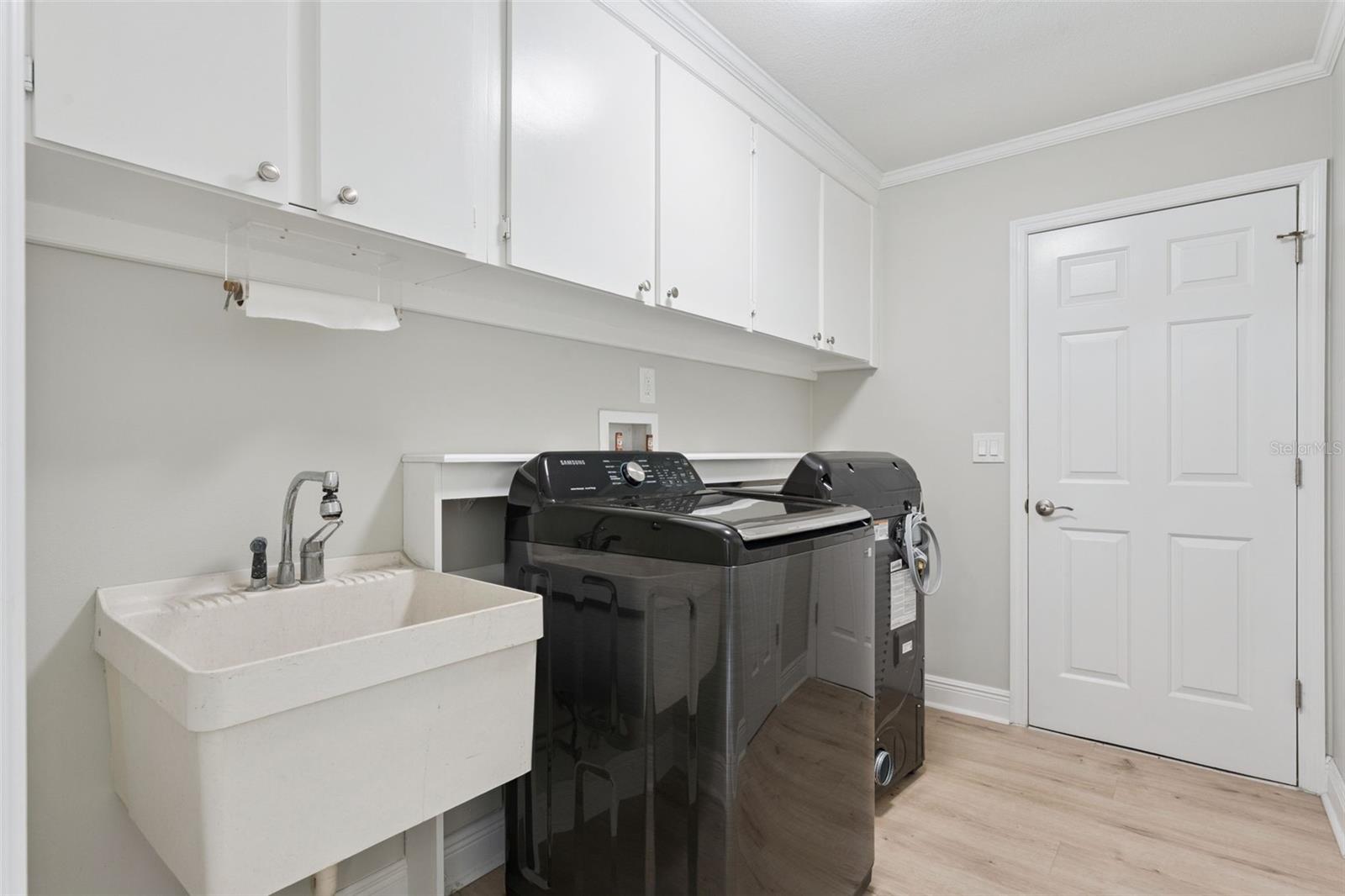 SPRING VALLEY CHASE - Residential