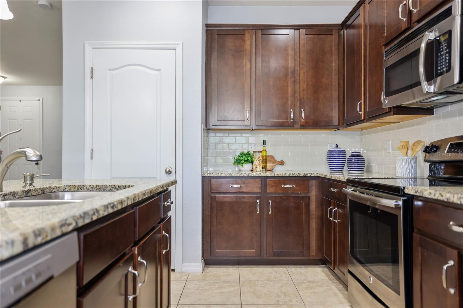 CREEKS OF CITRUS PARK - Residential Lease