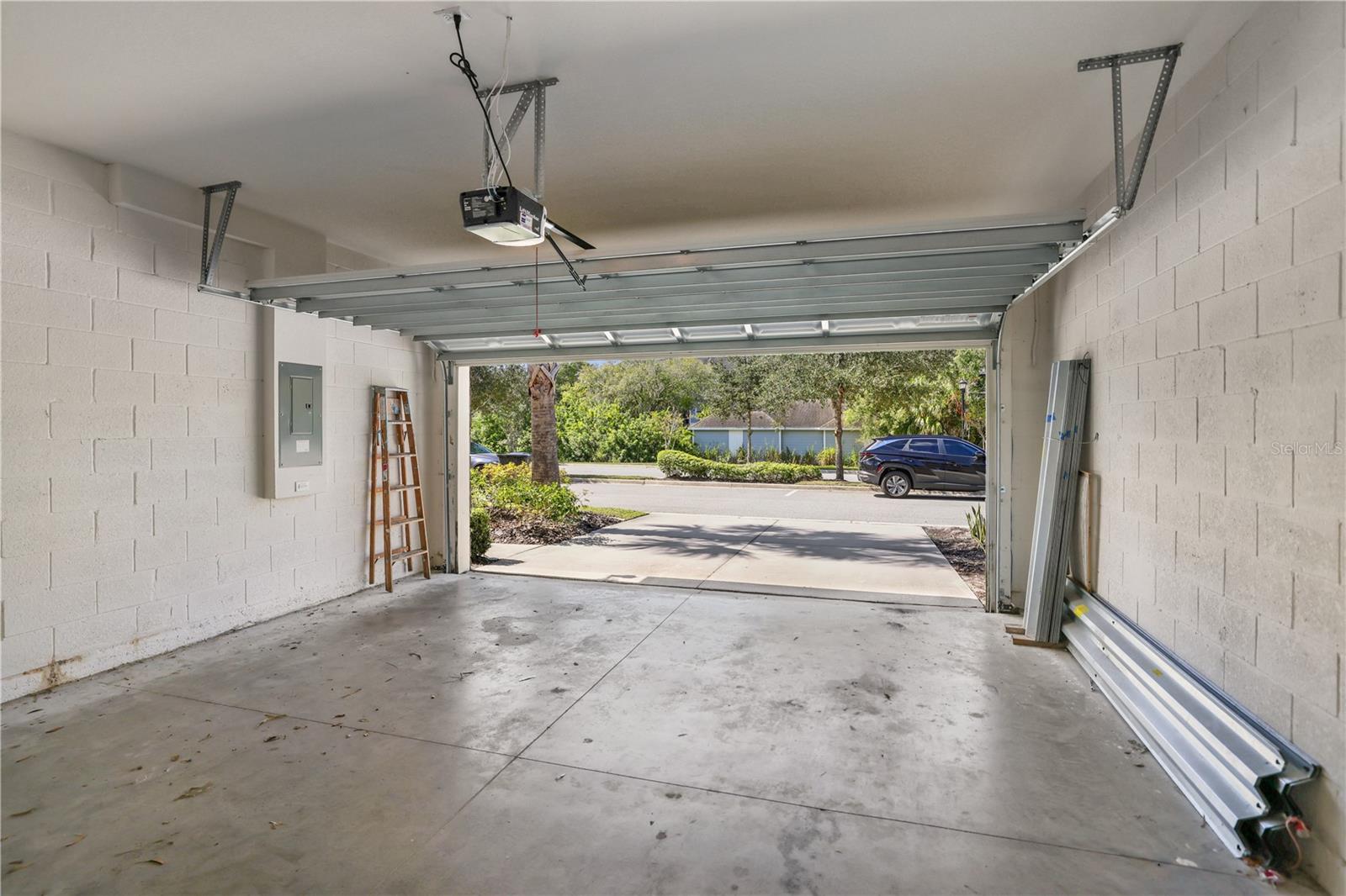 CREEKS OF CITRUS PARK - Residential Lease