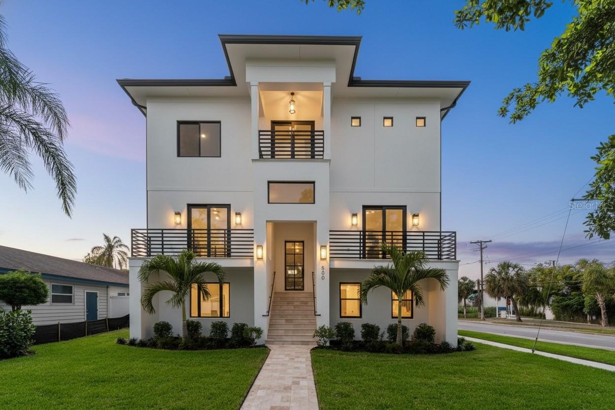500 E DAVIS BOULEVARD