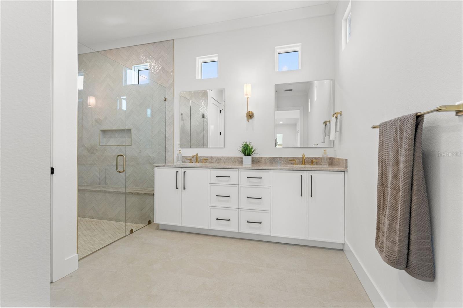 DAVIS ISLANDS PB10 PG52 TO 57 - Residential