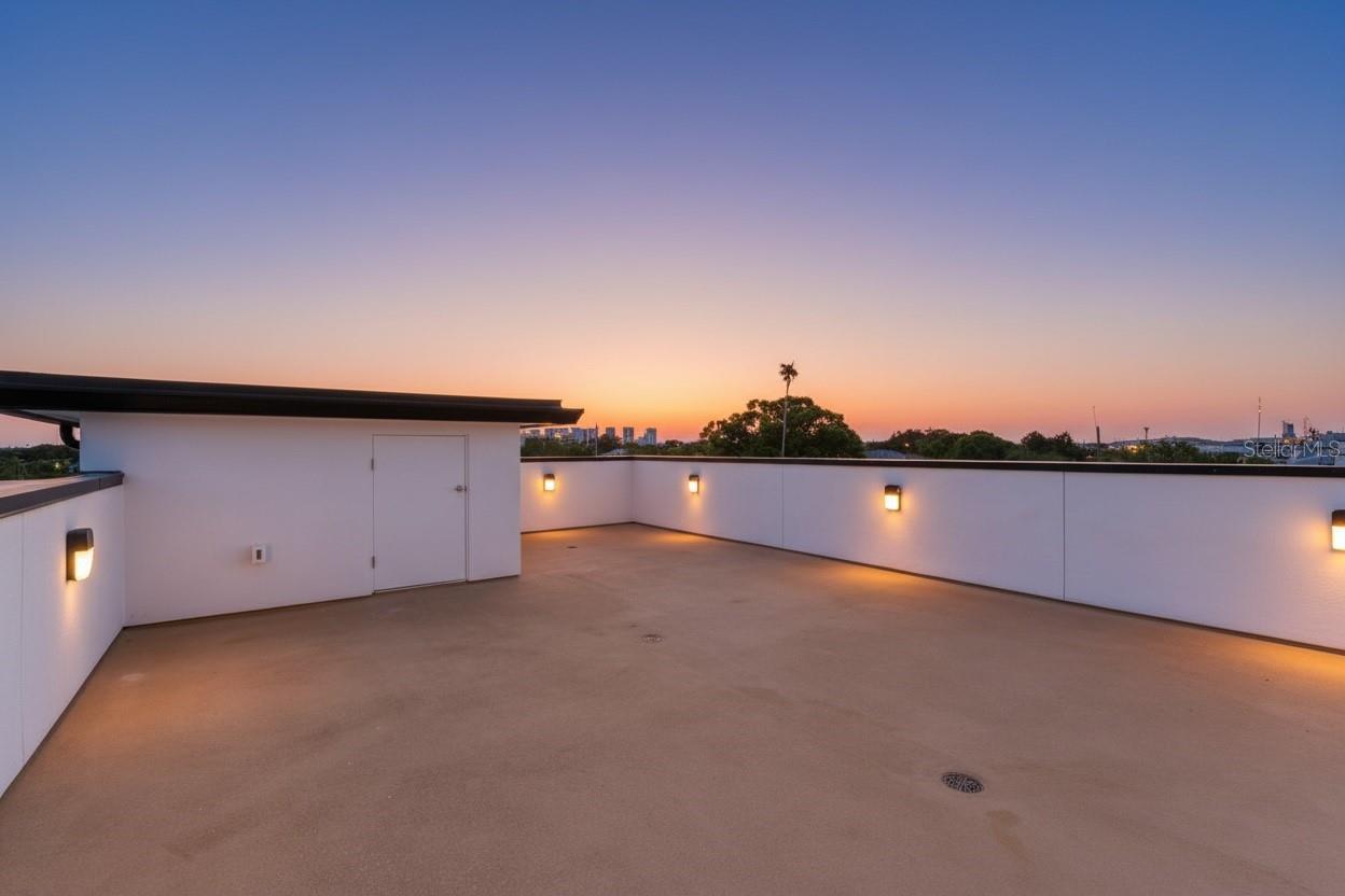 DAVIS ISLANDS PB10 PG52 TO 57 - Residential