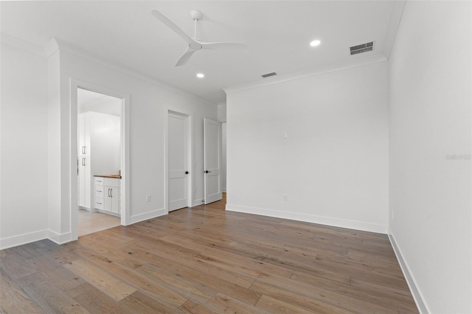 DAVIS ISLANDS PB10 PG52 TO 57 - Residential