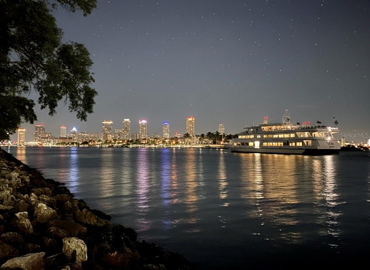 DAVIS ISLANDS PB10 PG52 TO 57 - Residential