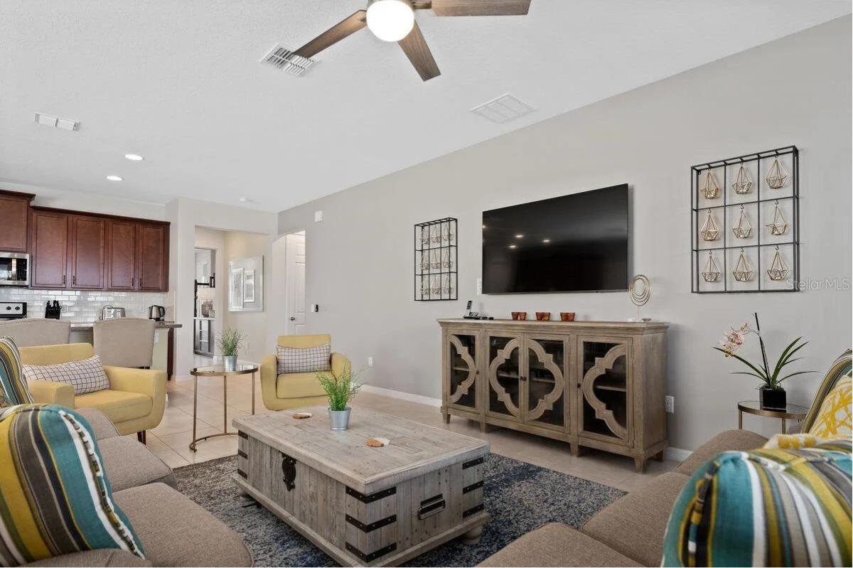 9025 SUNSHINE RIDGE LOOP