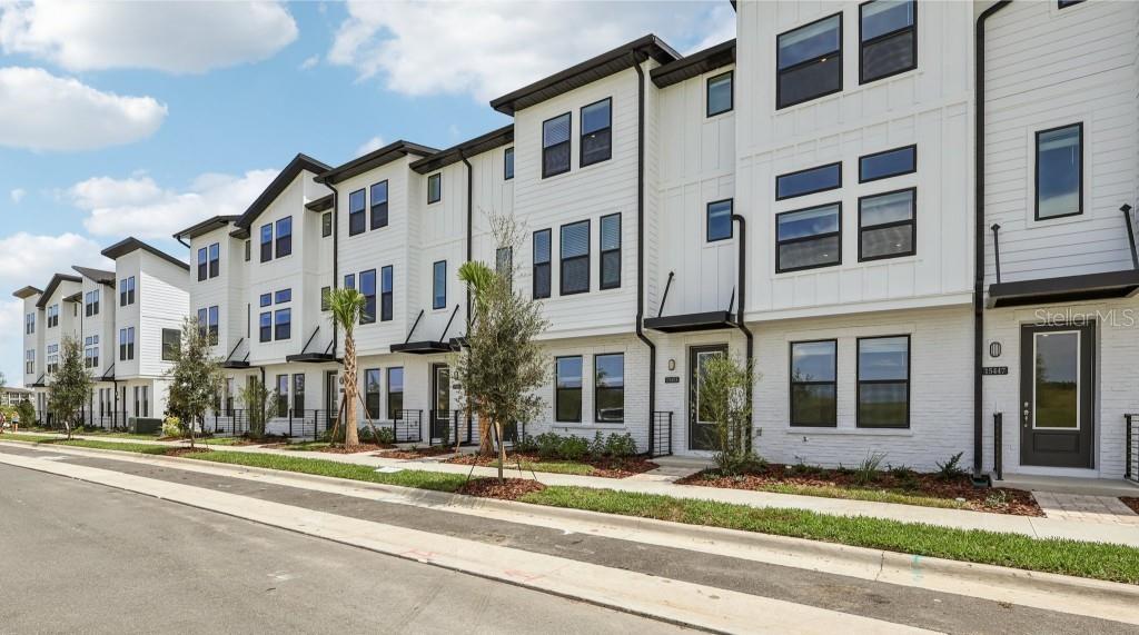 15453 HAMLIN PARK DRIVE