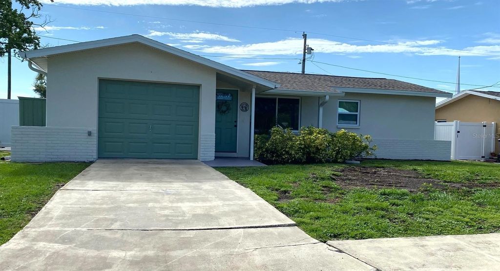 Photo of 1575 Eunice Lane, Clearwater, FL 33756 (MLS # O6380071)