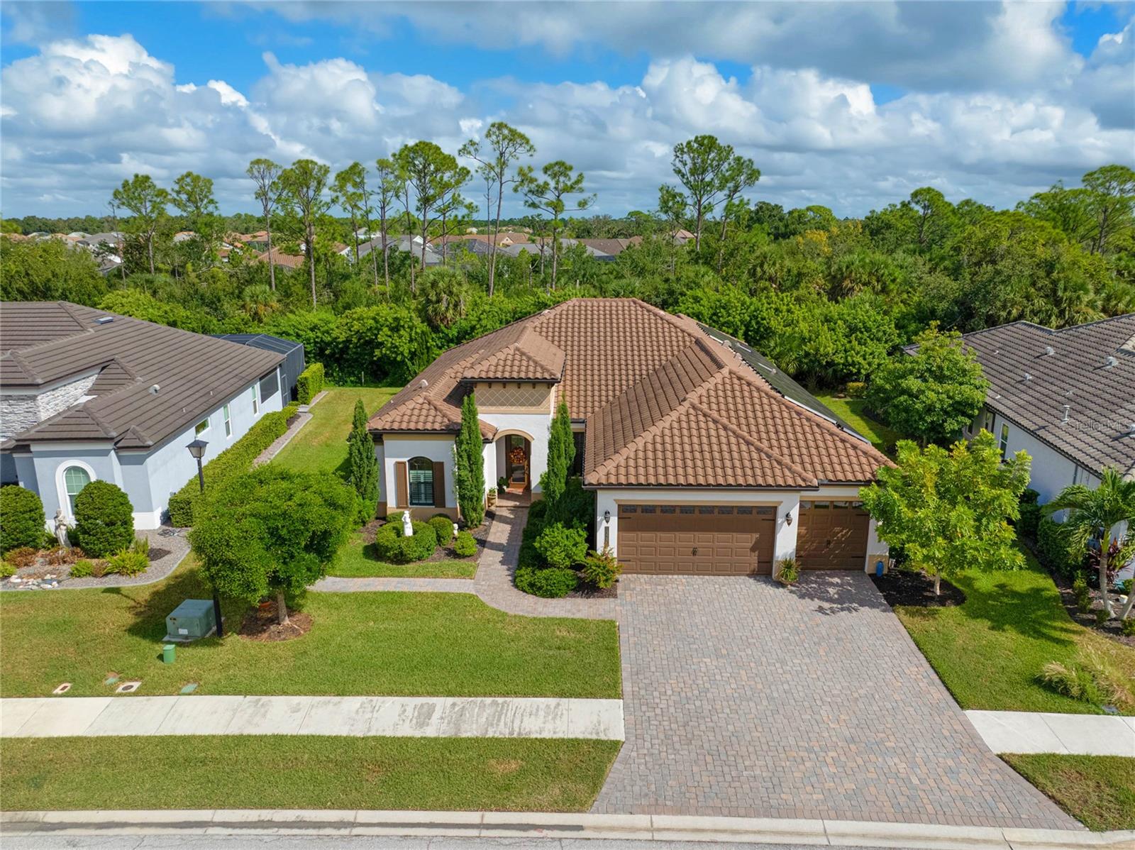 GRAN PARADISO PH 1 - Residential